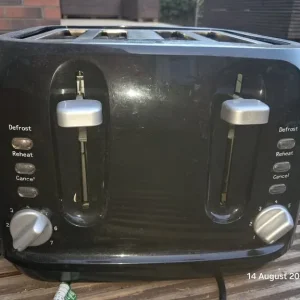 4 slice toaster - Image 2