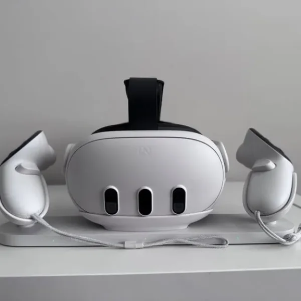 Oculus Quest 3 512GB with Official Charging Dock