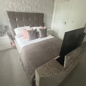 King size tv bed - Image 2