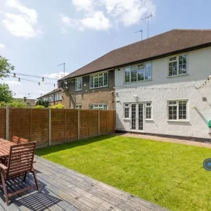 2 bedroom flat in Glenhurst Road, London, N12 (2 bed) (#2582099) - Image 3