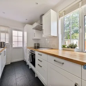 2 bedroom flat in Glenhurst Road, London, N12 (2 bed) (#2582099) - Image 6