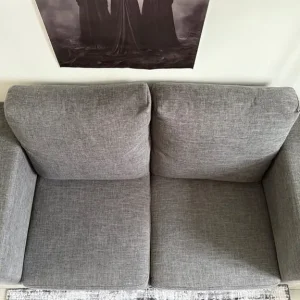 Couch in perfect condition *ideal for small spaces* - Image 2