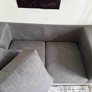 Couch in perfect condition *ideal for small spaces* - Image 3
