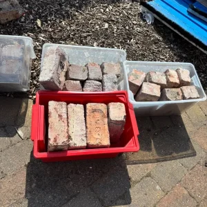 Old bricks - Image 2