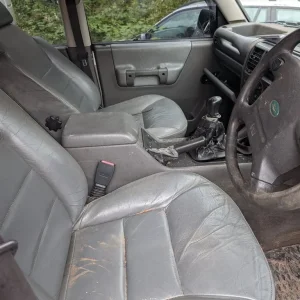 BREAKING LAND ROVER DESCOVERY TD5 ALL PARTS AVAILABLE - Image 2