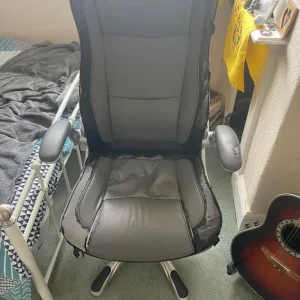 Office/gaming chair (free)
