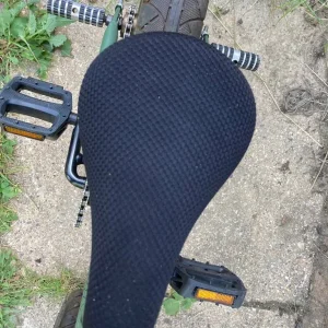 Venom BMX stunt bike with pegs - Image 5