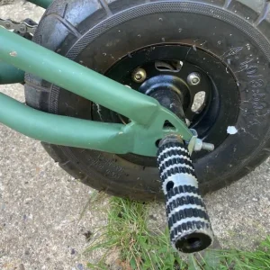 Venom BMX stunt bike with pegs - Image 7