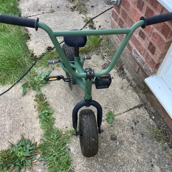 Venom BMX stunt bike with pegs