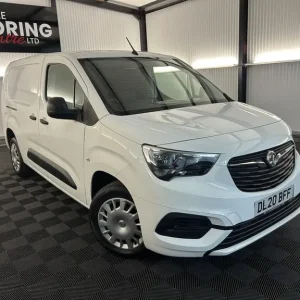 2020 Vauxhall Combo 1.5 Turbo D 2300 Sportive L2 H1 Euro 6 (s/s) 4dr PANEL VAN Diesel Manual - Image 2