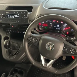 2020 Vauxhall Combo 1.5 Turbo D 2300 Sportive L2 H1 Euro 6 (s/s) 4dr PANEL VAN Diesel Manual - Image 6