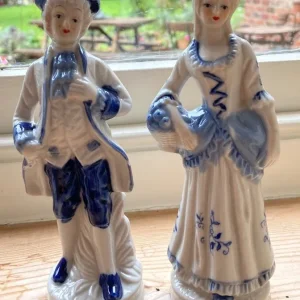 3 fine china figures, see photos - Image 2