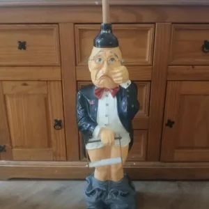 Funny Old Man Toilet Roll Holder – Black – Quirky Bathroom Decor - Image 3