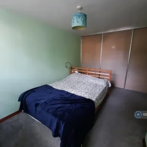 3 bedroom flat in Wolsey Court, London, SW11 (3 bed) (#2585094) - Image 2