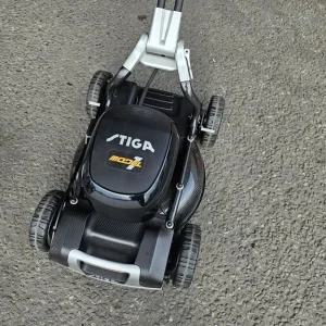 STIGA Model 1 carbon fibre lawnmower - Image 2