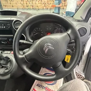 2018 Citroen BERLINGO 625 LX BLUEHDI S/S 625 LX BLUEHDI S/S Panel Van DIESEL Manual - Image 8