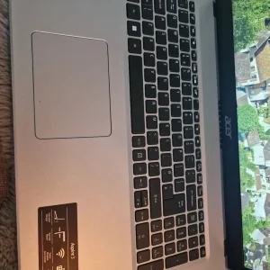 Acer aspire 3 17.2 hd - Image 2