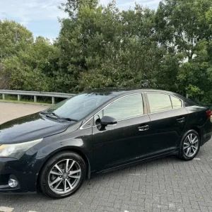 Toyota Avensis 2014 Diesel 2.0 Manual 4-door - Image 3