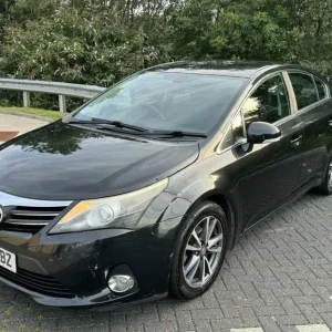Toyota Avensis 2014 Diesel 2.0 Manual 4-door - Image 6