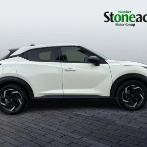 2023 Nissan Juke 1.0 DiG-T 5-door hatchback manual - Image 2