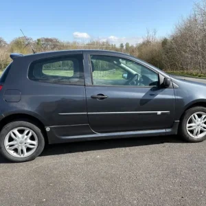2007 Renault Clio 1.2 16V Extreme 3dr Hatchback Petrol Manual - Image 5