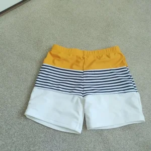 Pat Pat age 6-7 boys swimming trunks