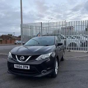 2015 Nissan Qashqai 1.5 dCi Acenta+ 5dr Hatchback Diesel Manual - Image 2