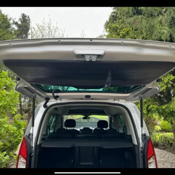 Peugeot Partner Tepee MPV 2017 manual 1199cc 5-door