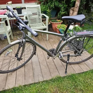 Specialized Sirrus bicycle, aluminum frame