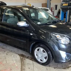 2010 Renault Twingo 1.2 16V I-Music 3-door hatchback petrol manual - Image 2