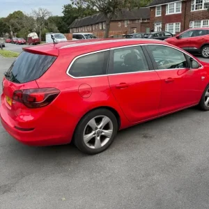 2011 Vauxhall Astra Estate manual 5-door - Image 2