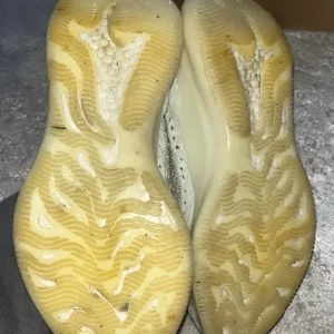 Yeezy 380 - Image 2