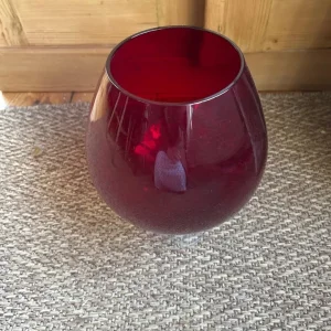 Large cranberry glass table centre vase - Image 2