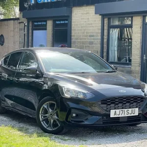 2022 Ford Focus 1.0 EcoBoost Hybrid ST-Line 5-door Hatchback - Image 3