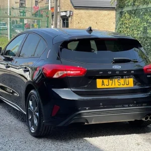 2022 Ford Focus 1.0 EcoBoost Hybrid ST-Line 5-door Hatchback - Image 7