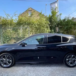 2022 Ford Focus 1.0 EcoBoost Hybrid ST-Line 5-door Hatchback - Image 8
