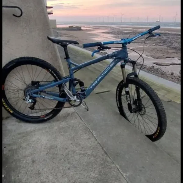 Giant Trance 4