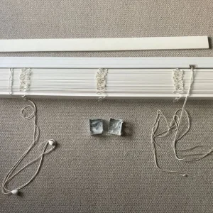 Wooden Venetian blind with 50mm slats - Image 2
