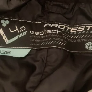 Girls Protest Board Wear Geotech 4.0 snow ski trousers. Age 8 years - Image 5