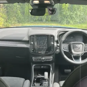 2024 Volvo XC40 2.0 B4P Plus Dark 5dr Auto Estate Petrol - Image 5