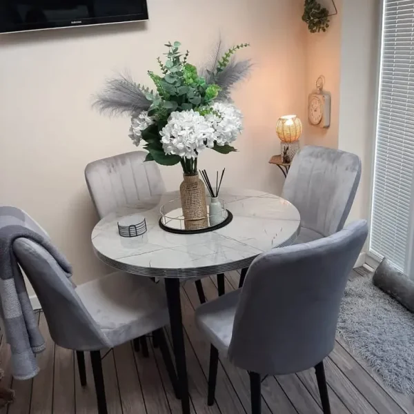 Extendable Dining Table with 4 and 6 Chairs
