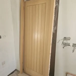 Oak wooden external door with step and frame - Image 3