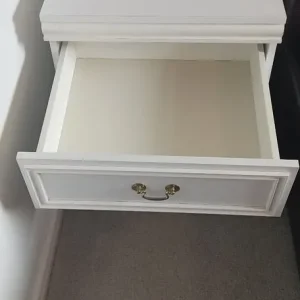 White 3 draw chest - Image 5