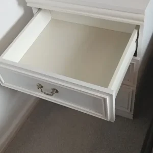 White 3 draw chest - Image 6
