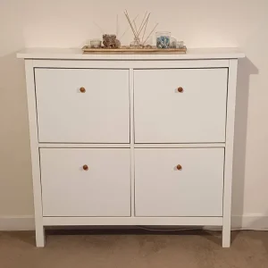 Shoes cabinet with four compartments