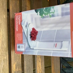 Wall mounting kitchen scale