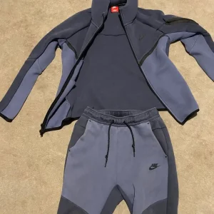Nike tech tracksuit