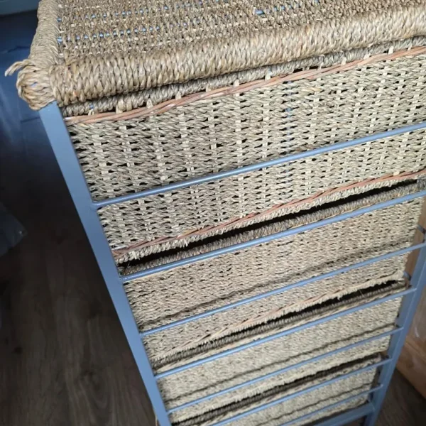 Four draw storage