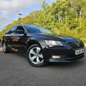 Skoda Superb 2.0 TDI Technology Estate 2016 - Image 3