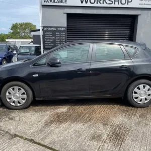 2013 Vauxhall Astra Exclusive 1.7 Cdti Ecoflex S/s Hatchback Diesel Manual - Image 2